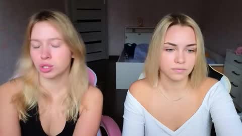 stefany_and_bettany online show from 15, 10, 2025