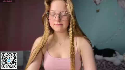Snapshot of steffi_meoww chatting on 24, 7, 2026 STEFI Streams every day from 10 PM GTM1 online show from 24, 7, 2026
