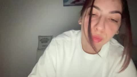 Snapshot of stefy_glow chatting on 5, 3, 2025 stefy_glow online show from 5, 3, 2025