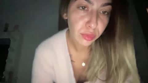 Snapshot of stefy_glow chatting on 12, 10, 2025 stefy_glow online show from 12, 10, 2025