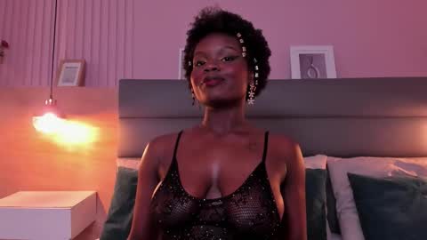 Snapshot of stela_ebony chatting on 8, 11, 2025 STELA online show from 8, 11, 2025