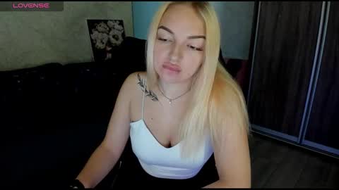 Snapshot of stella__cox chatting on 13, 9, 2025 Stella  Cox online show from 13, 9, 2025