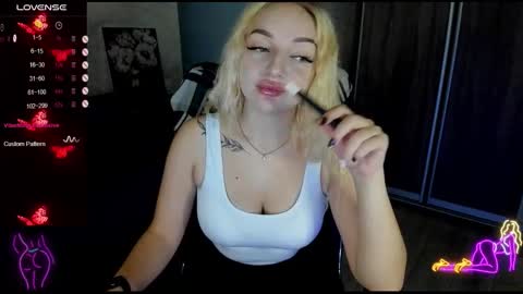 Snapshot of stella__cox chatting on 18, 9, 2025 Stella  Cox online show from 18, 9, 2025