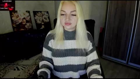 Snapshot of stella__cox chatting on 12, 10, 2025 Stella  Cox online show from 12, 10, 2025