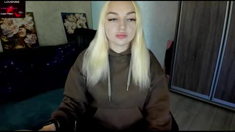 Snapshot of stella__cox chatting on 15, 10, 2025 Stella  Cox online show from 15, 10, 2025