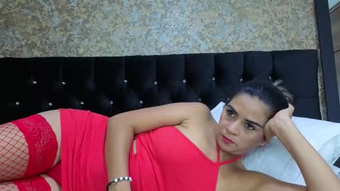 Snapshot of stella_xue chatting on 11, 11, 2025 Estella online show from 11, 11, 2025