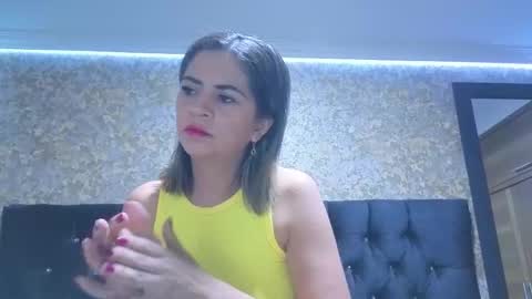 Snapshot of stella_xue chatting on 3, 12, 2025 Estella online show from 3, 12, 2025