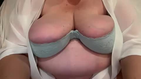 Snapshot of stellaaltamarea chatting on 23, 10, 2025 stellaaltamarea online show from 23, 10, 2025