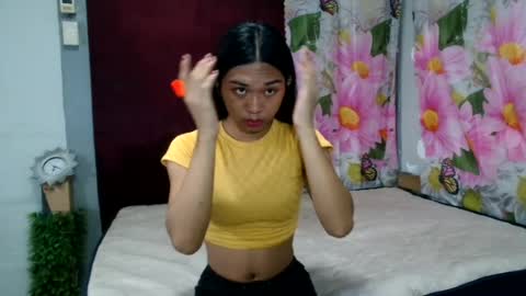 stephanie_zee online show from 12, 7, 2026