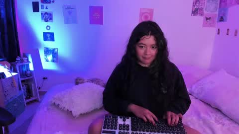 Stephanie  online show from 20, 12, 2024