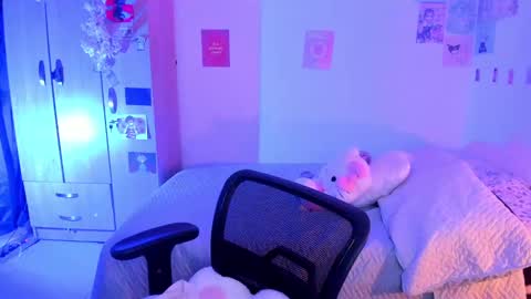 Stephanie  online show from 25, 2, 2025