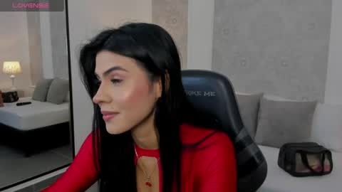 Snapshot of stephanya_ chatting on 2, 7, 2026 S T E P H A N Y A online show from 2, 7, 2026