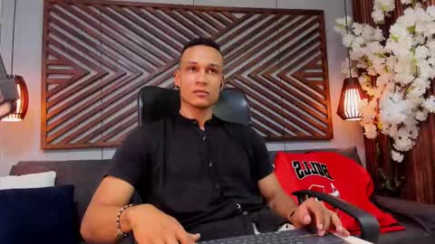 Snapshot of sterling_magnus chatting on 5, 2, 2026 online show from 5, 2, 2026