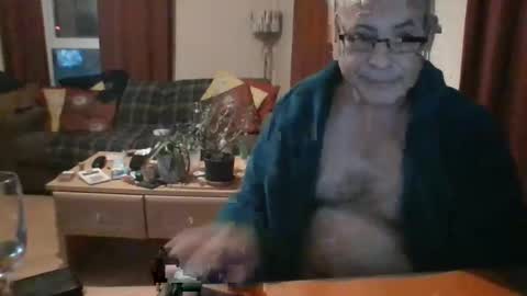 stevejm3740 online show from 31, 12, 2024