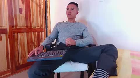 steven_modelo69 online show from 17, 2, 2025