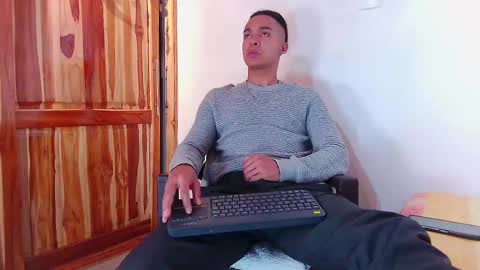 steven_modelo69 online show from 17, 2, 2025
