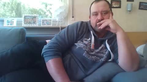 stoned1983 online show from 22, 4, 2026