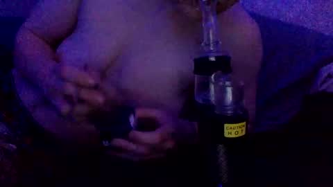 stoneyxx420 online show from 7, 4, 2026