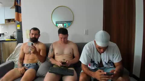 Snapshot of straight__friends chatting on 11, 5, 2026 straight__friends online show from 11, 5, 2026