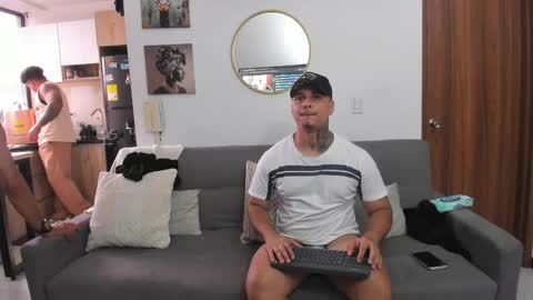 Snapshot of straight__friends chatting on 14, 5, 2026 straight__friends online show from 14, 5, 2026