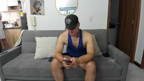 Snapshot of straight__friends chatting on 22, 5, 2026 straight__friends online show from 22, 5, 2026