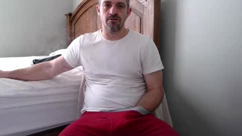 strangeratnight87 online show from 8, 4, 2026