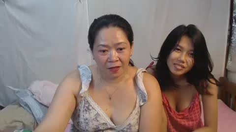 Snapshot of strawberries_19 chatting on 13, 7, 2026 chell online show from 13, 7, 2026