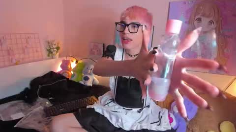 strawberry_kitty_ online show from 6, 11, 2025