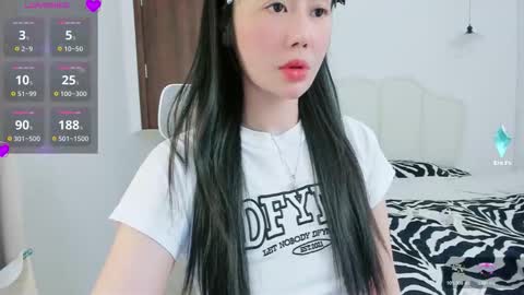 strawberry_loveee online show from 29, 11, 2025