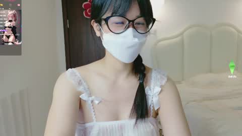 strawberry_loveee online show from 28, 7, 2026