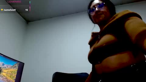 Snapshot of strawlux chatting on 6, 6, 2026 strawlux online show from 6, 6, 2026