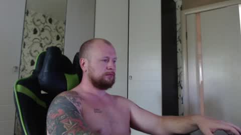 Snapshot of strongass18 chatting on 19, 6, 2026 Alex online show from 19, 6, 2026