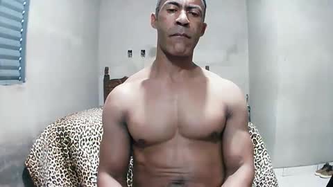 strongdaddyfantastic online show from 15, 4, 2026