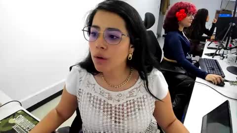 Snapshot of studcb_ chatting on 1, 2, 2025 studcb_ online show from 1, 2, 2025