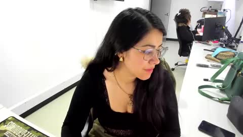Snapshot of studcb_ chatting on 4, 3, 2025 studcb_ online show from 4, 3, 2025