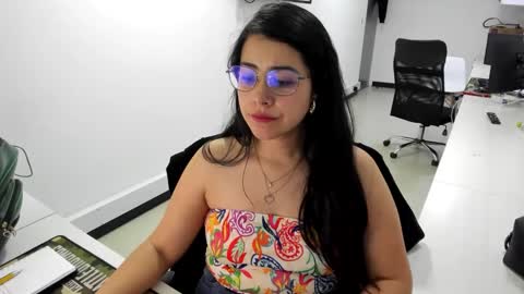 Snapshot of studcb_ chatting on 8, 3, 2025 studcb_ online show from 8, 3, 2025
