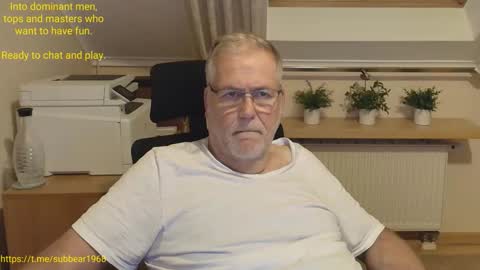 Snapshot of subbear1968 chatting on 18, 5, 2026 subbear1968 online show from 18, 5, 2026