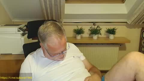Snapshot of subbear1968 chatting on 30, 5, 2026 subbear1968 online show from 30, 5, 2026