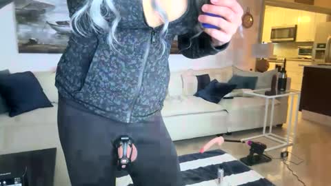 Sissy Isabella online show from 16, 12, 2025