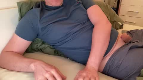 Snapshot of submissive199 chatting on 8, 11, 2025 submissive199 online show from 8, 11, 2025