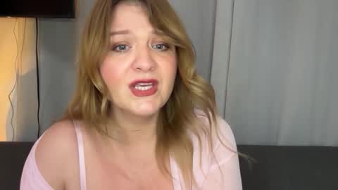 Scarlet online show from 15, 5, 2026