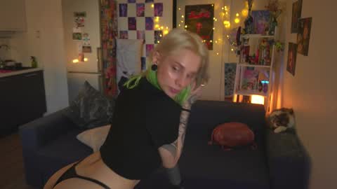 succubus_66 online show from 9, 3, 2025