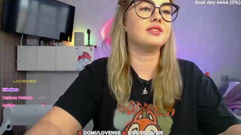 suchcute_ online show from 7, 2, 2026