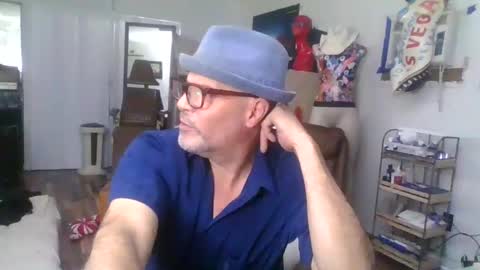 SUCKITU812 online show from 13, 2, 2025