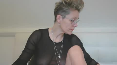 sucrette5629 online show from 3, 3, 2026