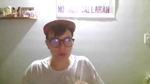 Snapshot of suedirtyboy chatting on 4, 4, 2026 suedirtyboy online show from 4, 4, 2026