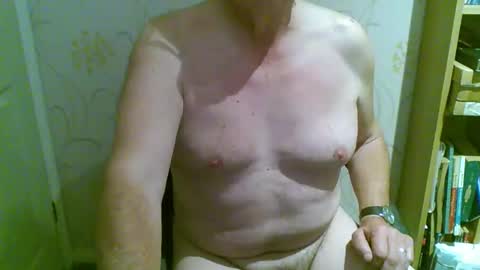 Snapshot of suffolkboy4 chatting on 10, 5, 2026 suffolkboy4 online show from 10, 5, 2026