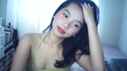 Snapshot of sugar_jazzz chatting on 4, 3, 2026 Rosiee online show from 4, 3, 2026