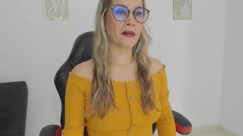 sugar_milff online show from 6, 11, 2025