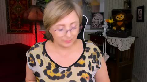 Vivien online show from 4, 1, 2025